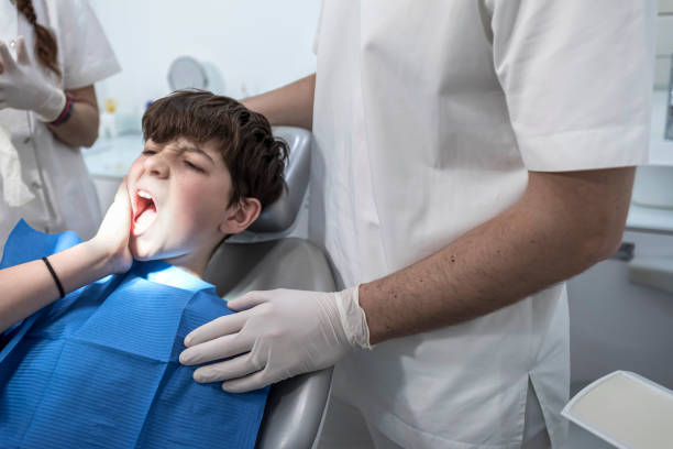 Best Weekend Emergency Dentist in Hallettsville, TX